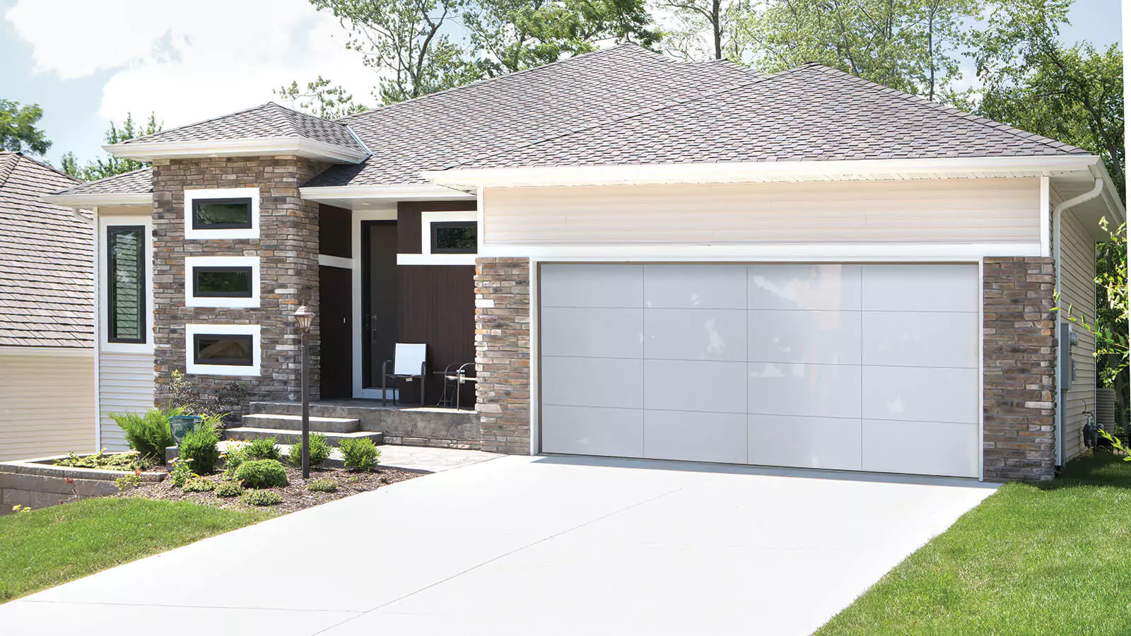 Envy™ Collection Garage Doors