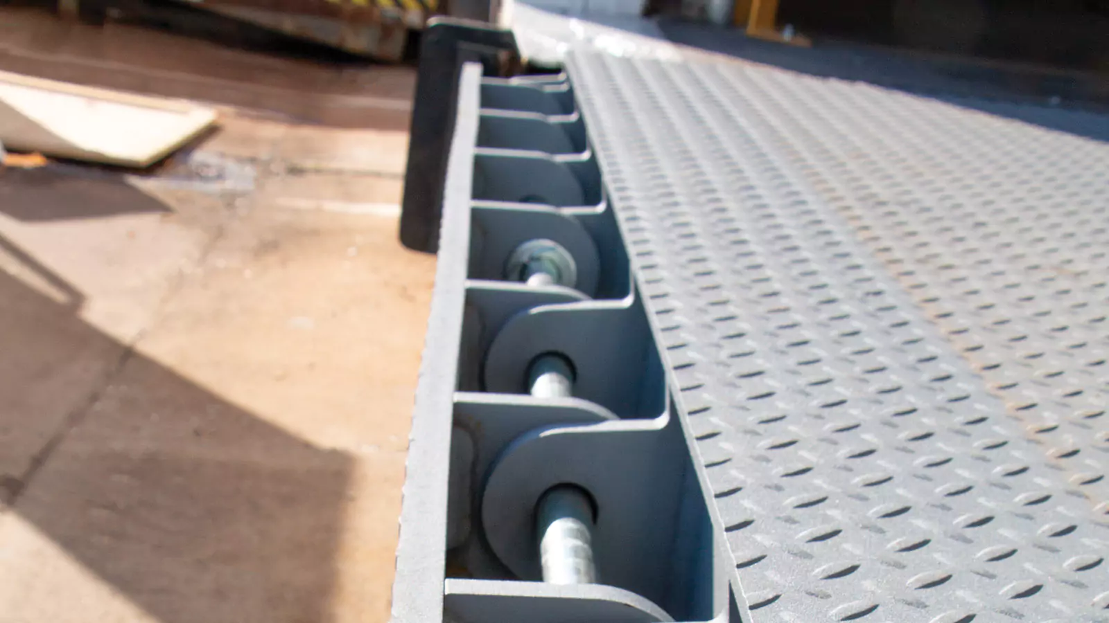 Overhead Door Company™ Mechanical Pit Leveler